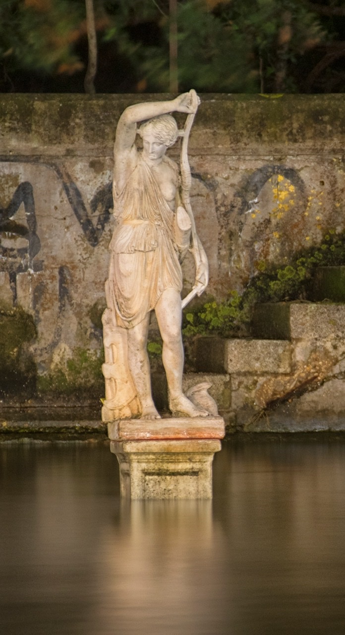 Ostia ha un nuovo simbolo: lamazzone Diana, la dea dei boschi